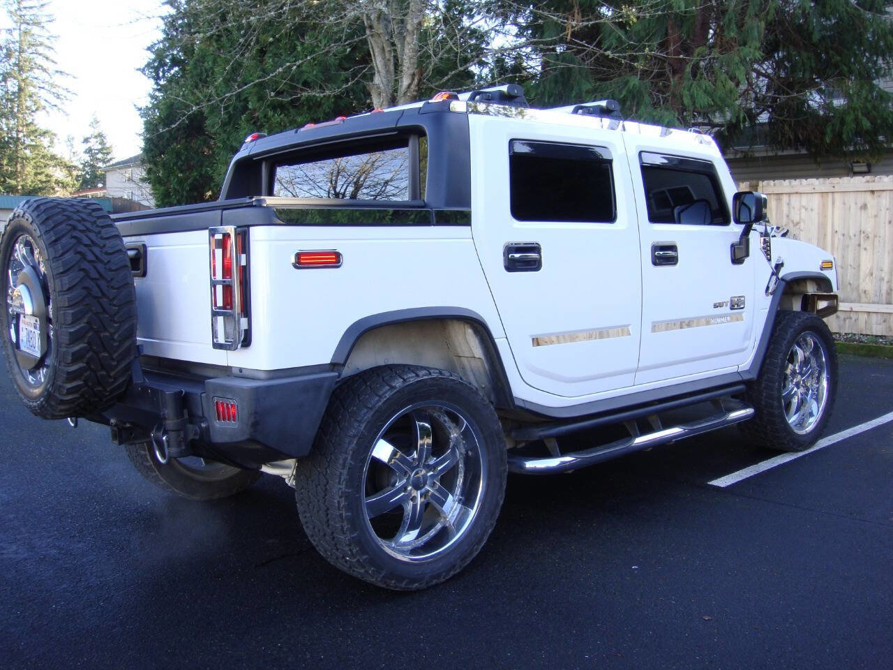Used 2005 HUMMER H2 SUT w/ Preferred Equipment Group image 8