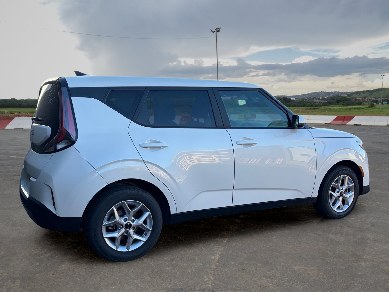Certified 2025 Kia Soul LX FWD image 3