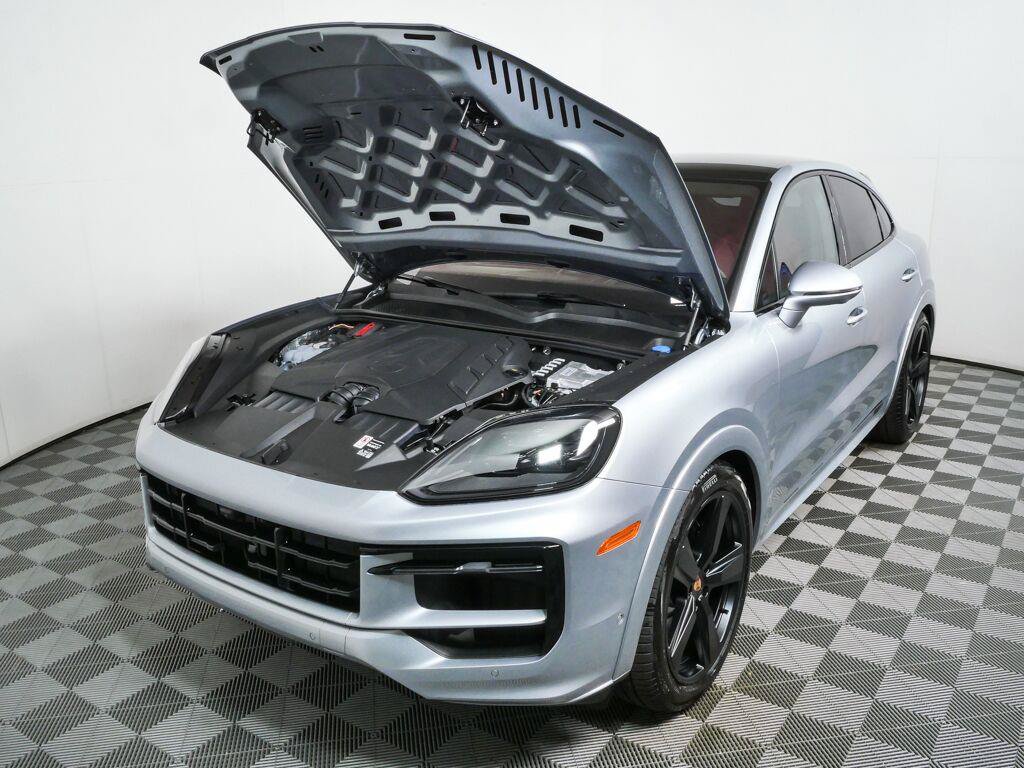 New 2026 Porsche Cayenne GTS AWD/4WD image 35