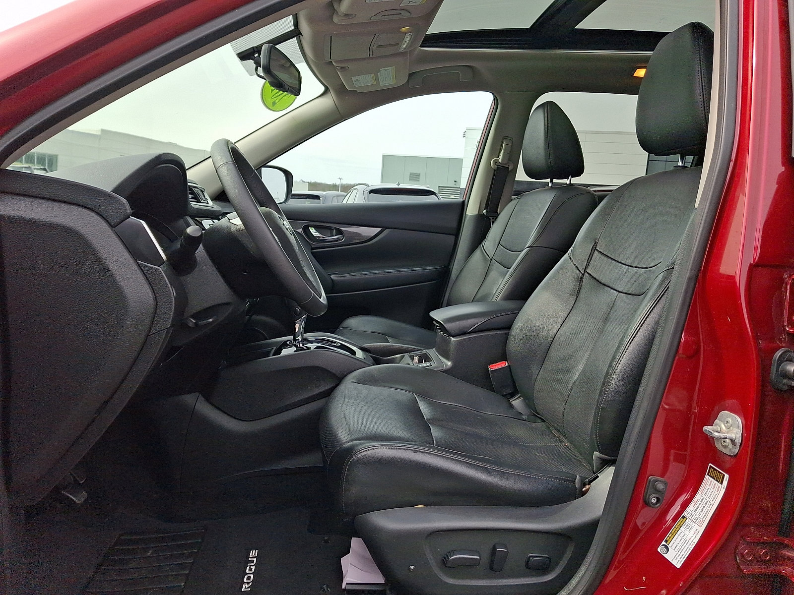 Used 2015 Nissan Rogue SL image 12