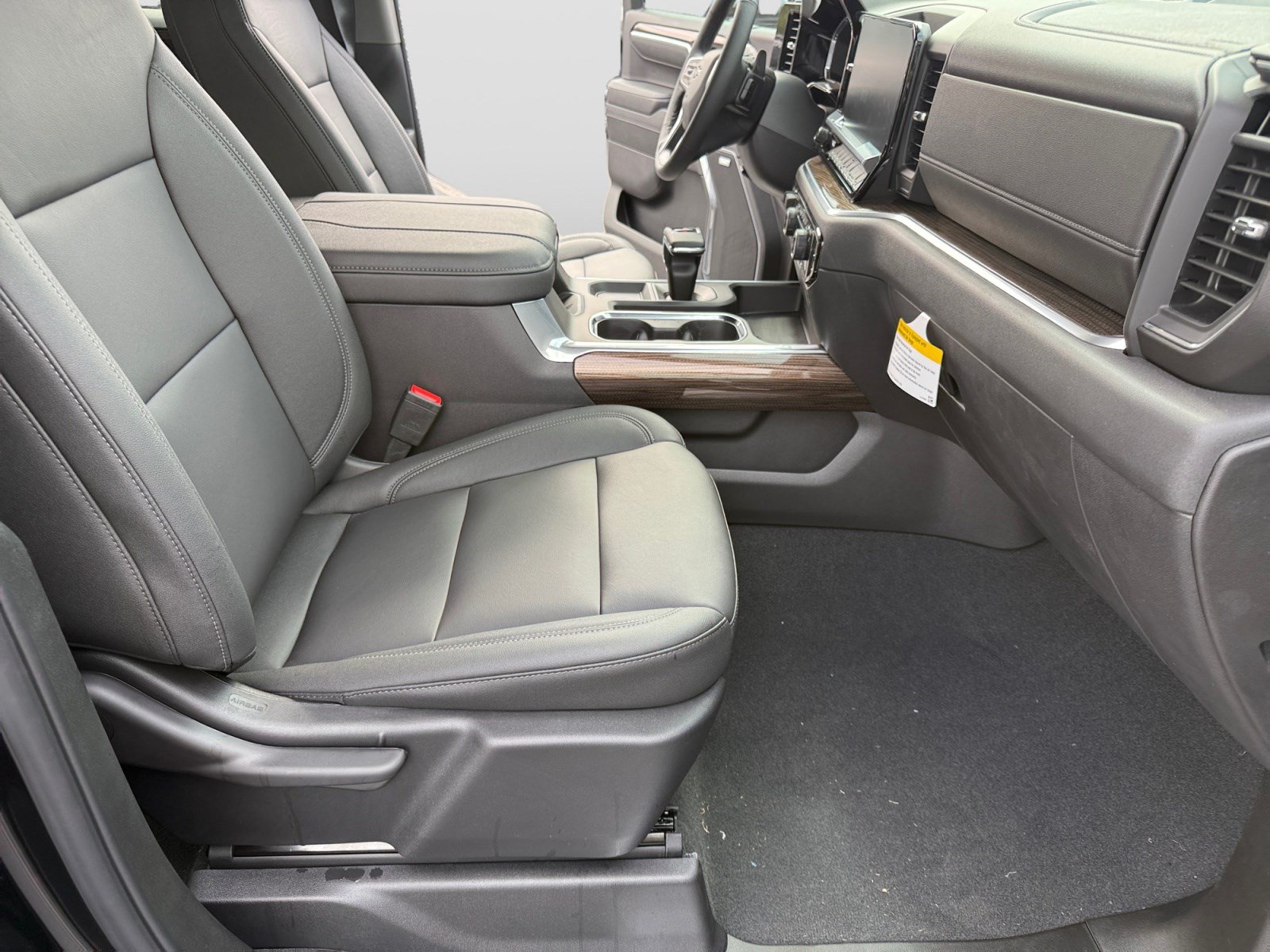 Used 2026 Chevrolet Silverado 1500 LT Trail Boss w/ LT Trail Boss Premium Package AWD/4WD image 12