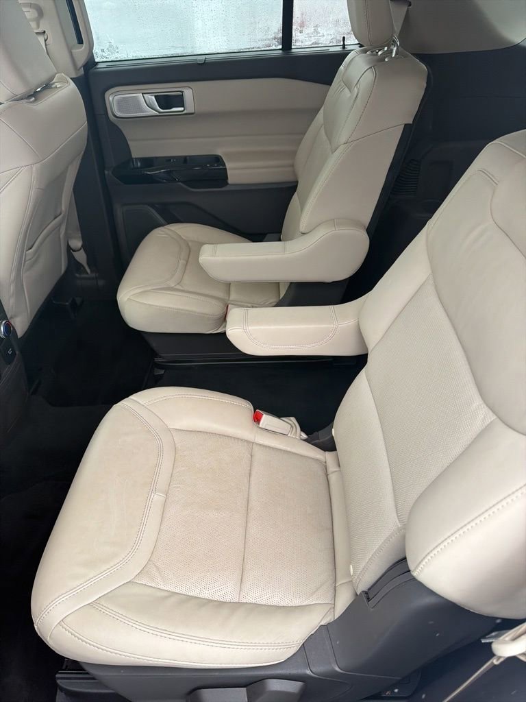 Used 2022 Ford Explorer Platinum w/ Equipment Group 601A image 10