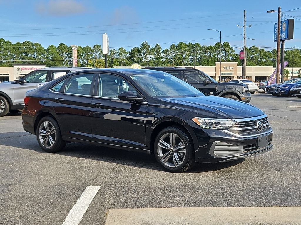 Used 2022 Volkswagen Jetta SE w/ Panoramic Sunroof Package FWD image 1