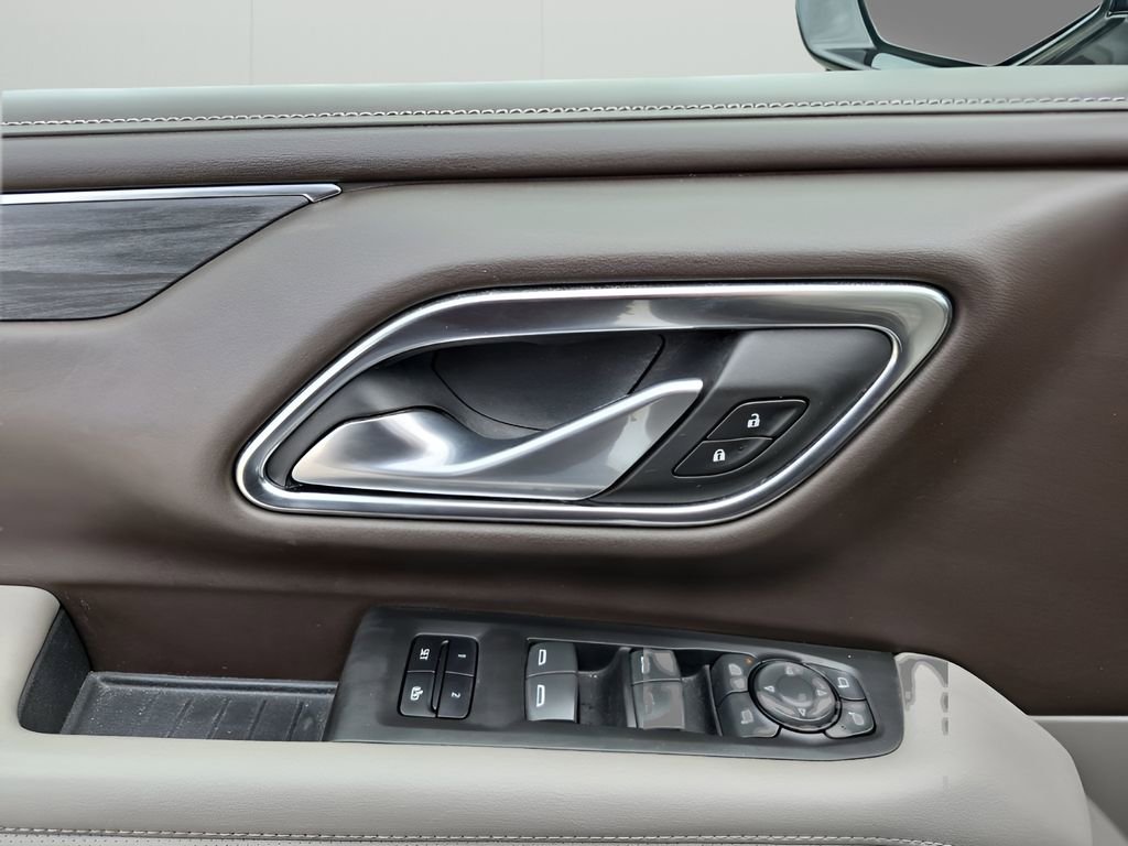 Used 2022 GMC Yukon XL SLT w/ SLT Premium Package image 27