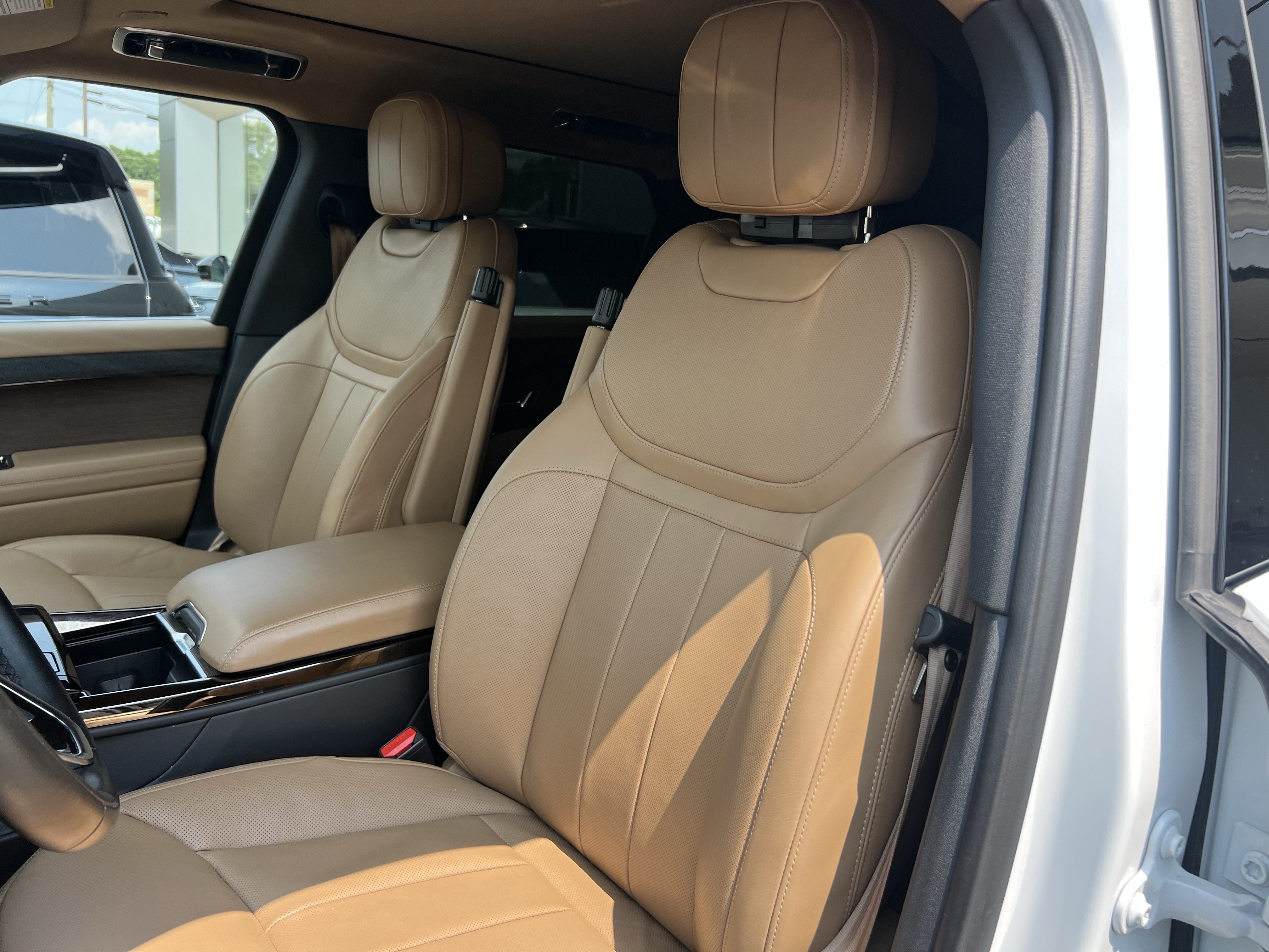 Certified 2024 Land Rover Range Rover Sport SE AWD/4WD image 15