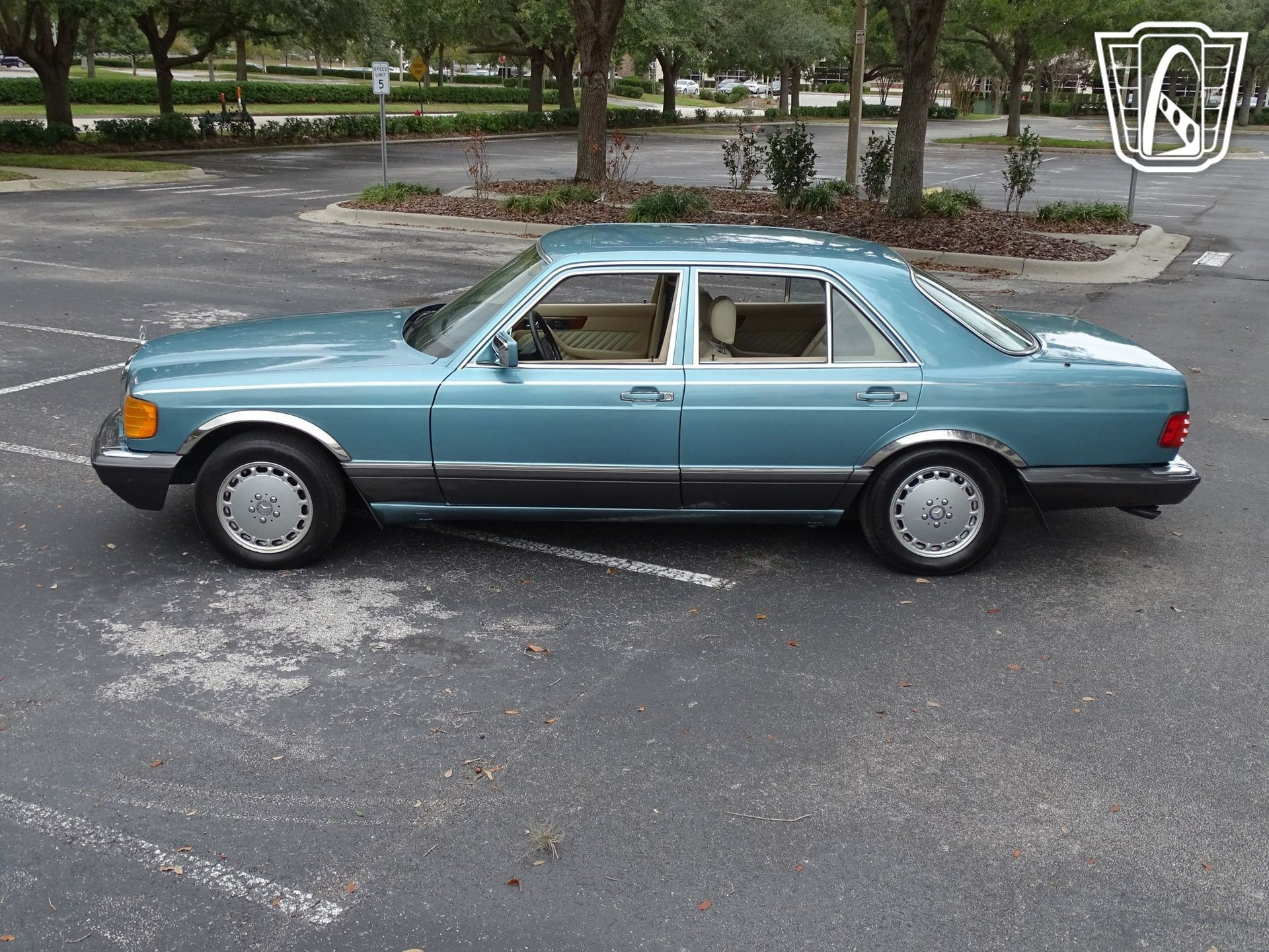 Used 1991 Mercedes-Benz 300 SE image 11