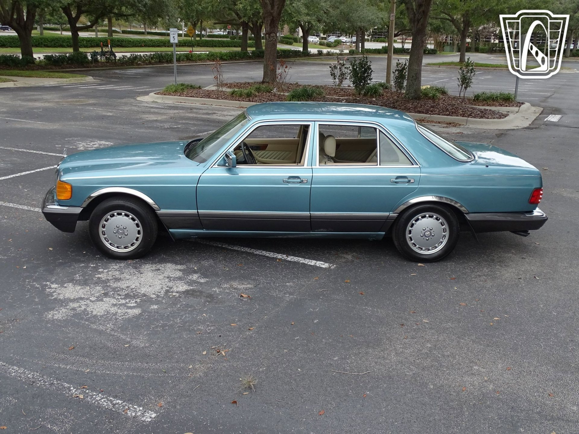 Used 1991 Mercedes-Benz 300 SE image 11