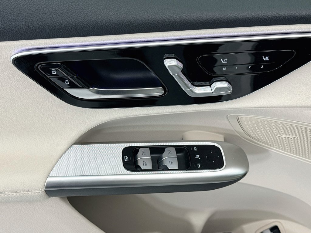 Certified 2026 Mercedes-Benz GLC 300 image 21