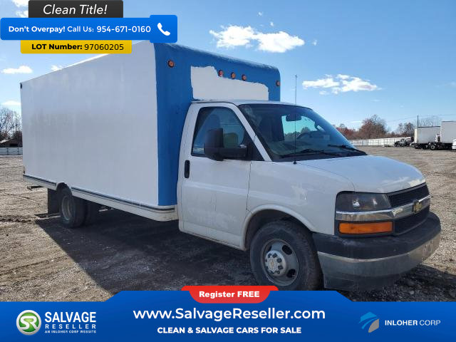 Used 2017 Chevrolet Express 3500 Extended image 5