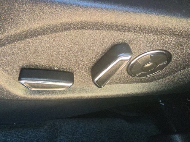 Used 2016 Ford Explorer Platinum AWD/4WD image 18