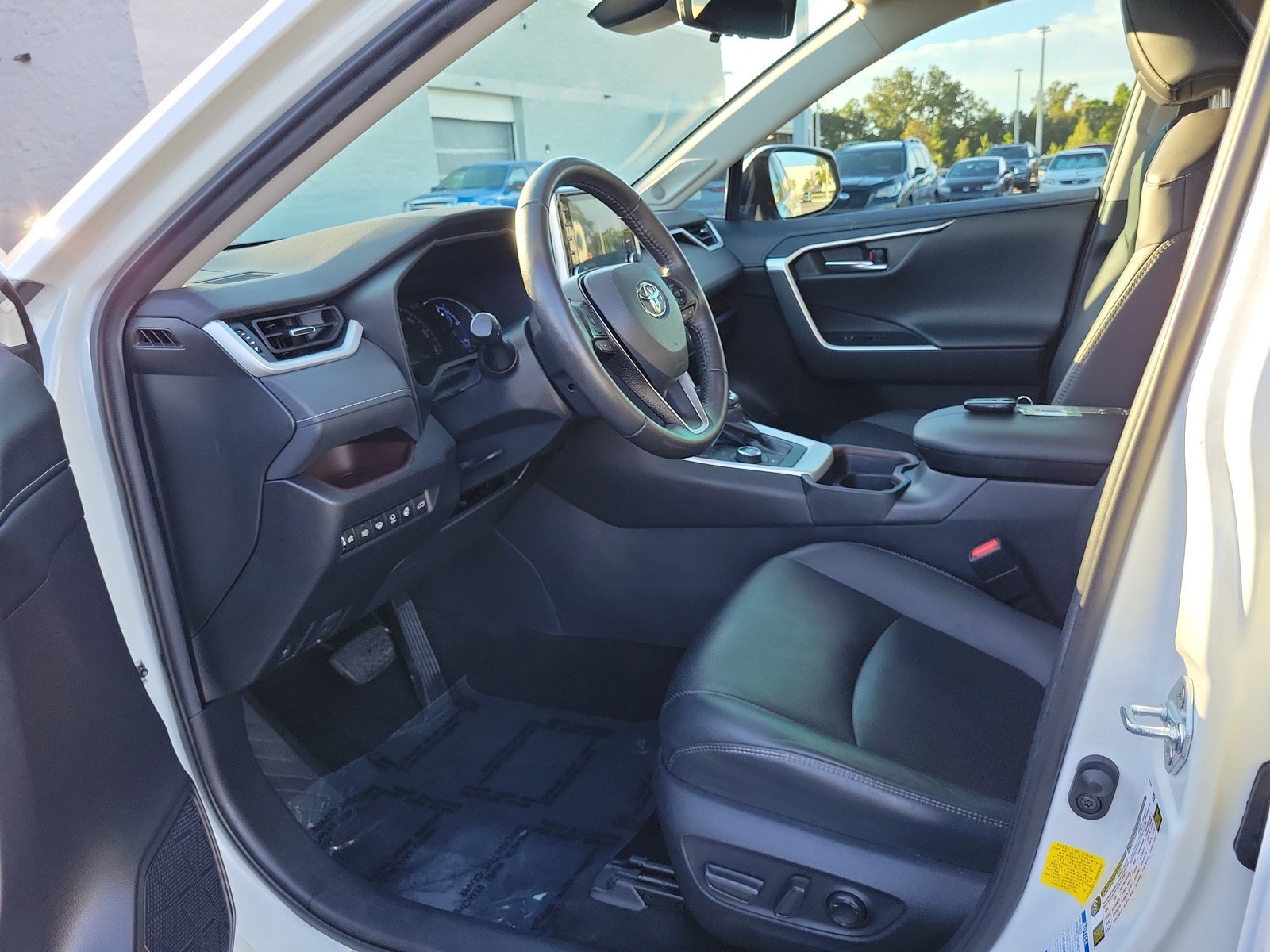 Used 2021 Toyota RAV4 Limited AWD/4WD image 15