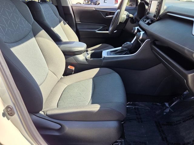Used 2022 Toyota RAV4 XLE w/ Convenience Package FWD image 17