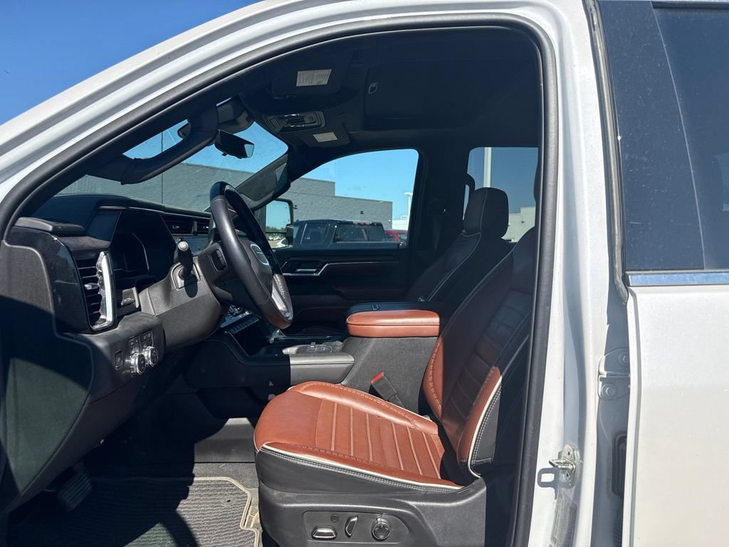 Used 2024 GMC Sierra 2500 Denali Ultimate w/ Max Trailering Package AWD/4WD image 15