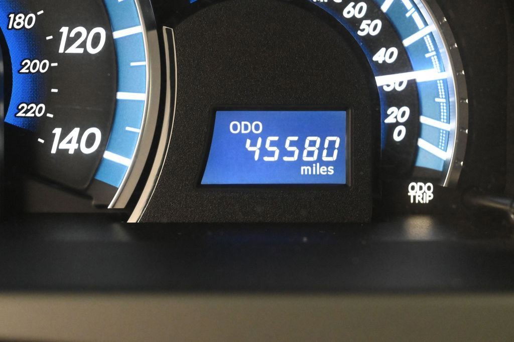 Used 2014 Toyota Camry XLE w/ Leather Package FWD image 19