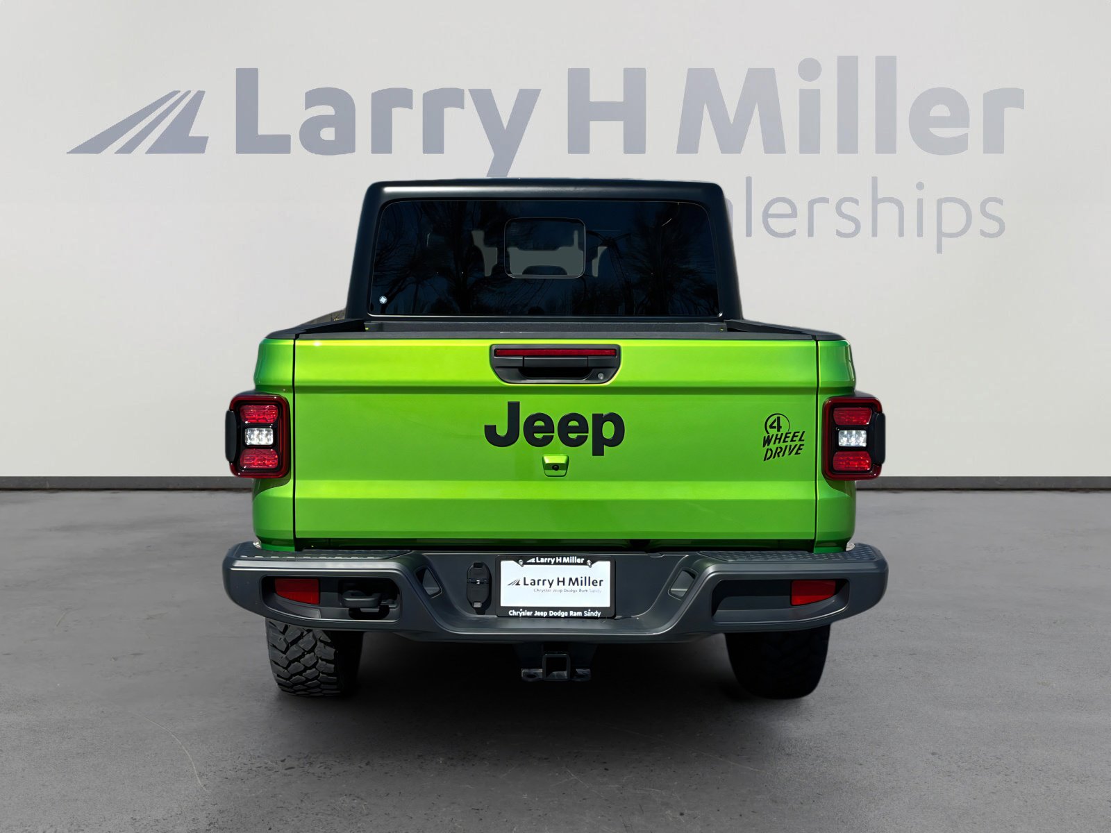 Used 2025 Jeep Gladiator Willys image 4