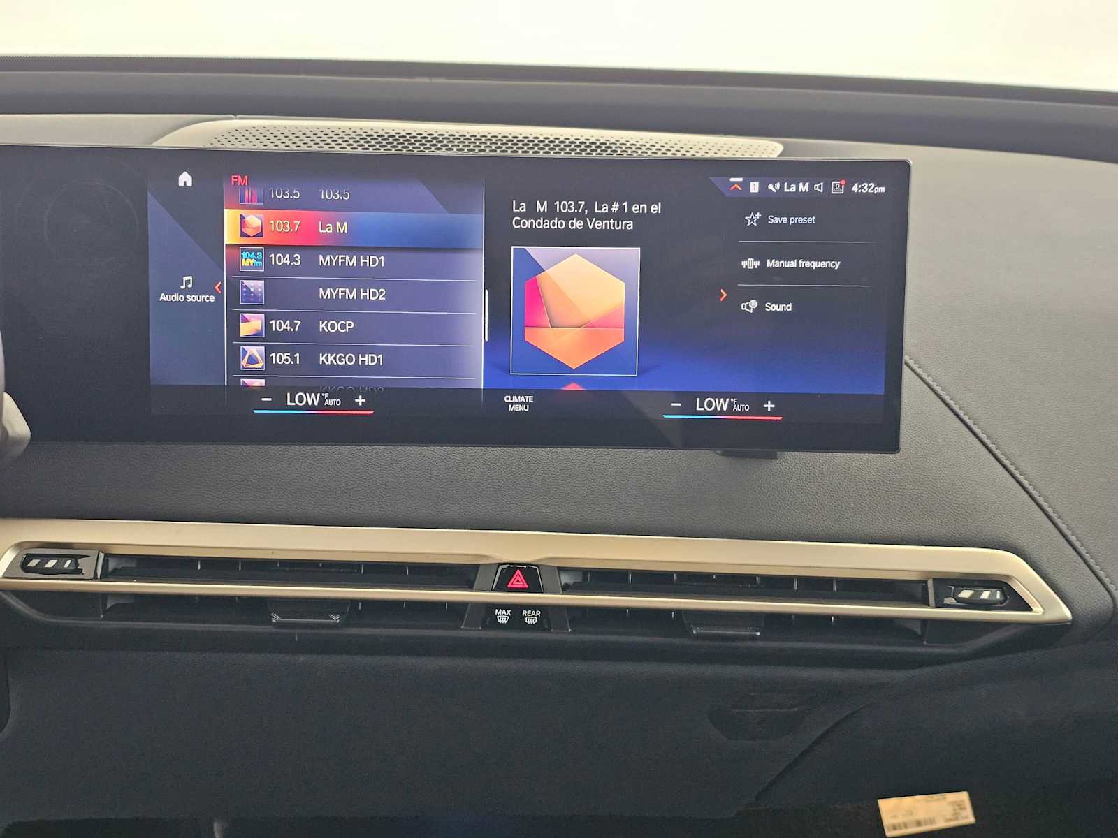 Used 2023 BMW iX xDrive50 w/ Premium Package image 27