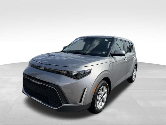 Used 2025 Kia Soul S FWD image 3