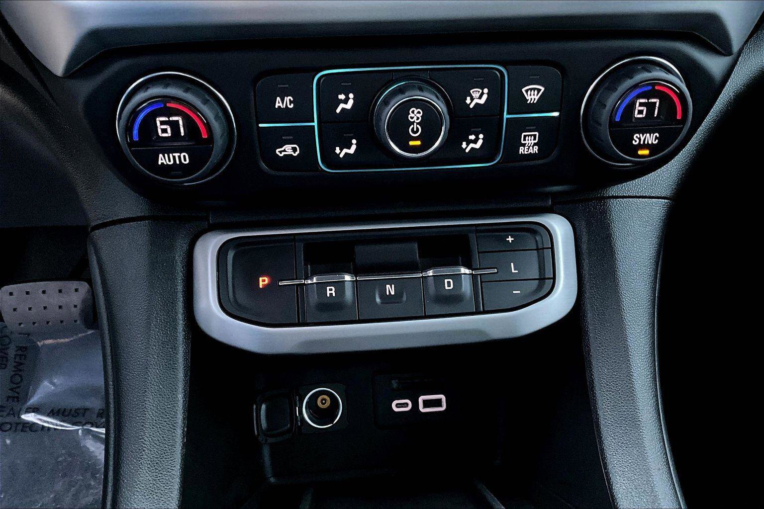 Used 2023 GMC Acadia SLT w/ Technology Package image 32