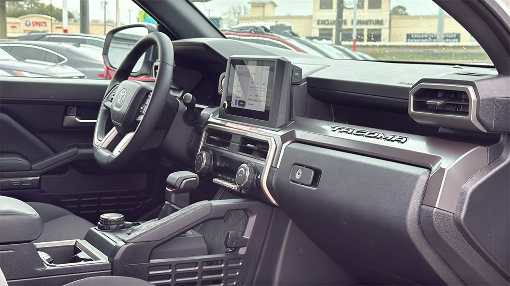 Certified 2025 Toyota Tacoma TRD Sport image 31