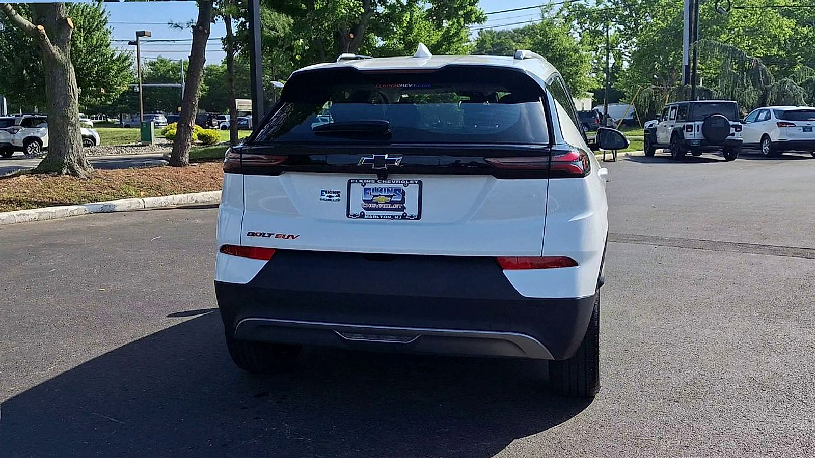 Certified 2023 Chevrolet Bolt EUV LT w/ Convenience Package FWD image 2