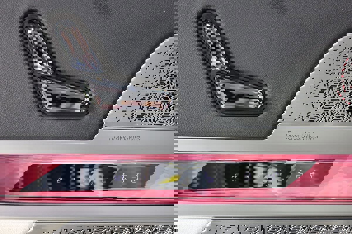 Used 2023 BMW 760i xDrive image 9