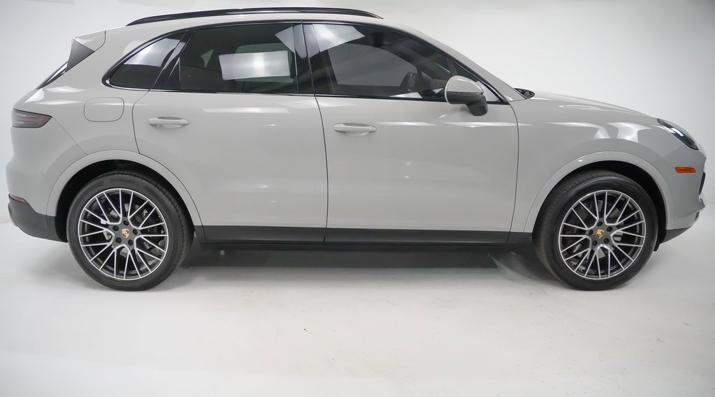 Used 2023 Porsche Cayenne image 9