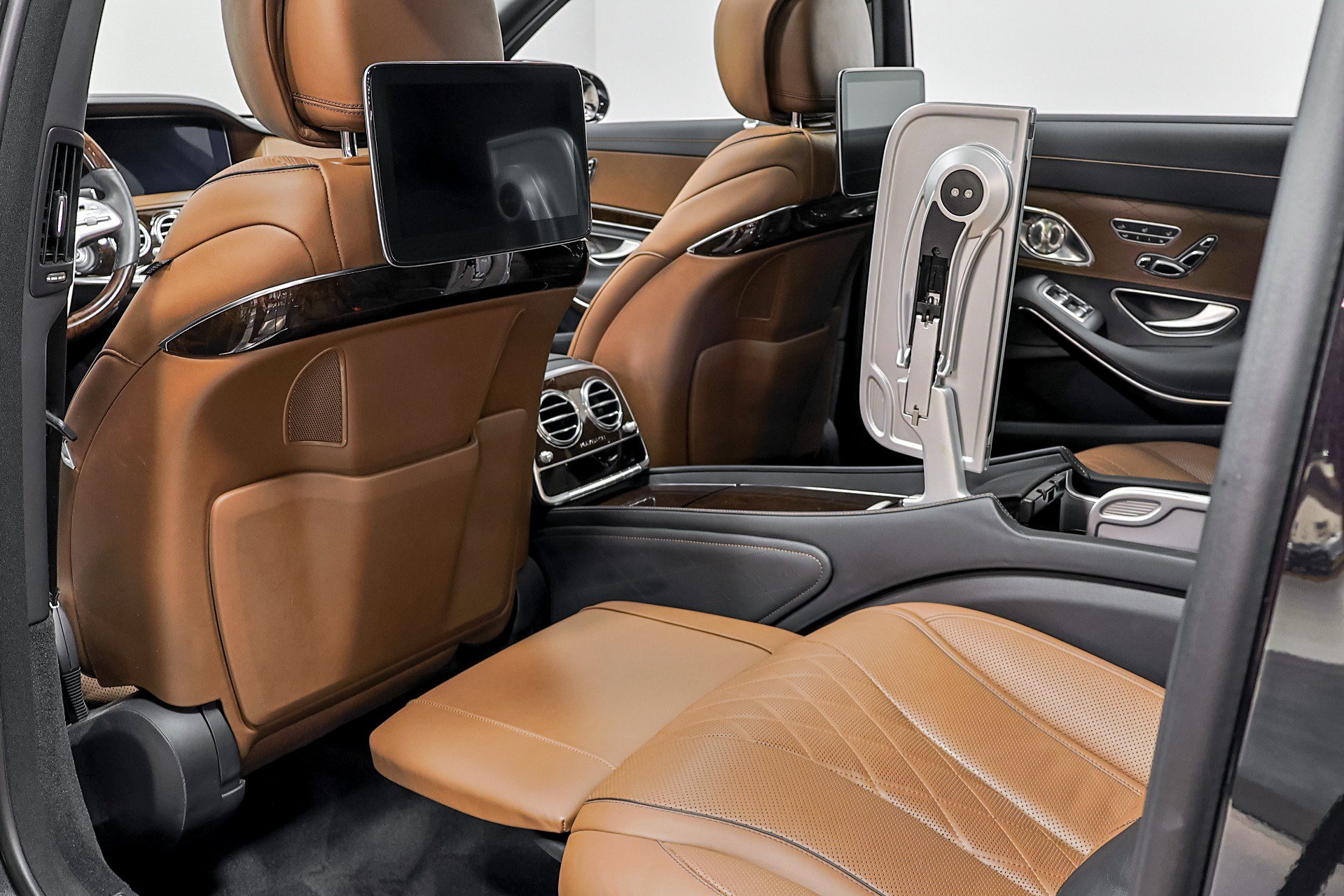 Used 2019 Mercedes-Benz Maybach S 560 4MATIC image 64
