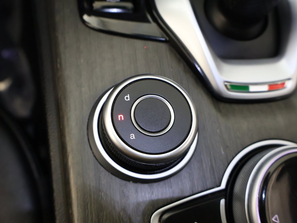 Used 2022 Alfa Romeo Stelvio Ti image 54