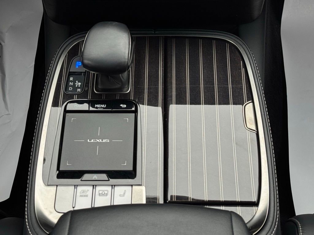 Used 2018 Lexus LS 500h AWD image 40