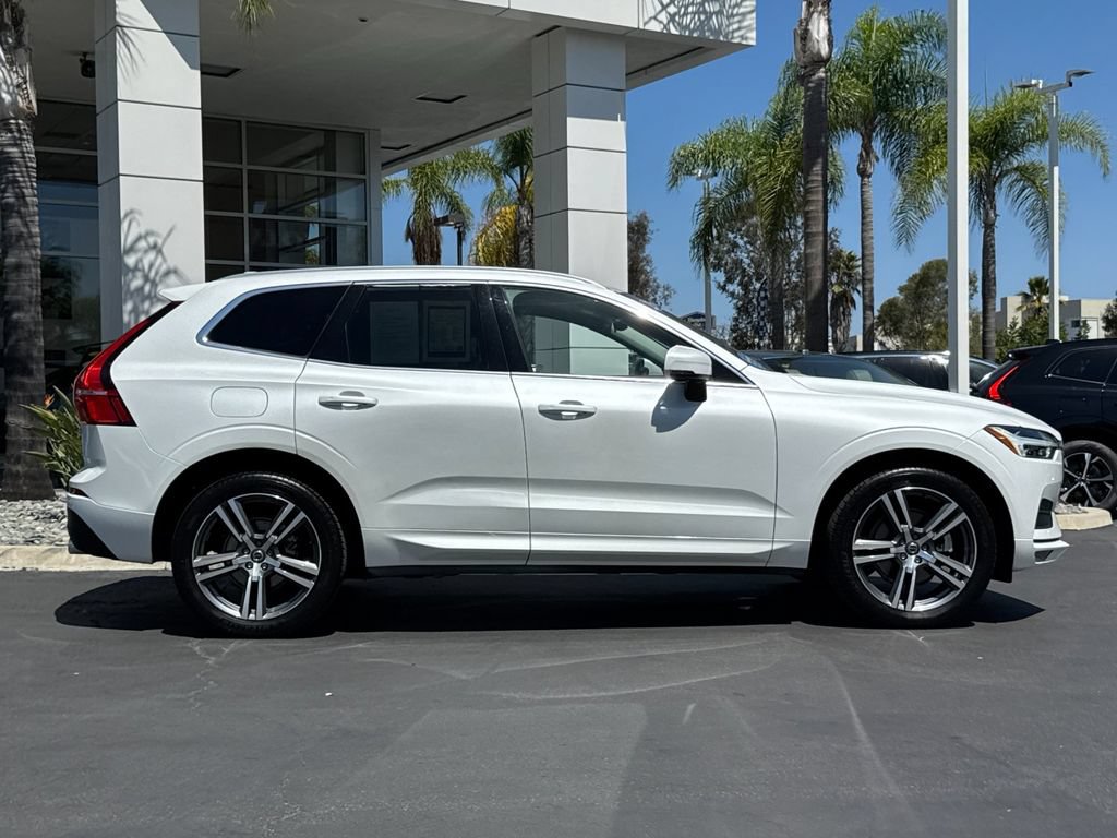 Used 2021 Volvo XC60 T5 Momentum w/ Premium Package AWD/4WD image 6