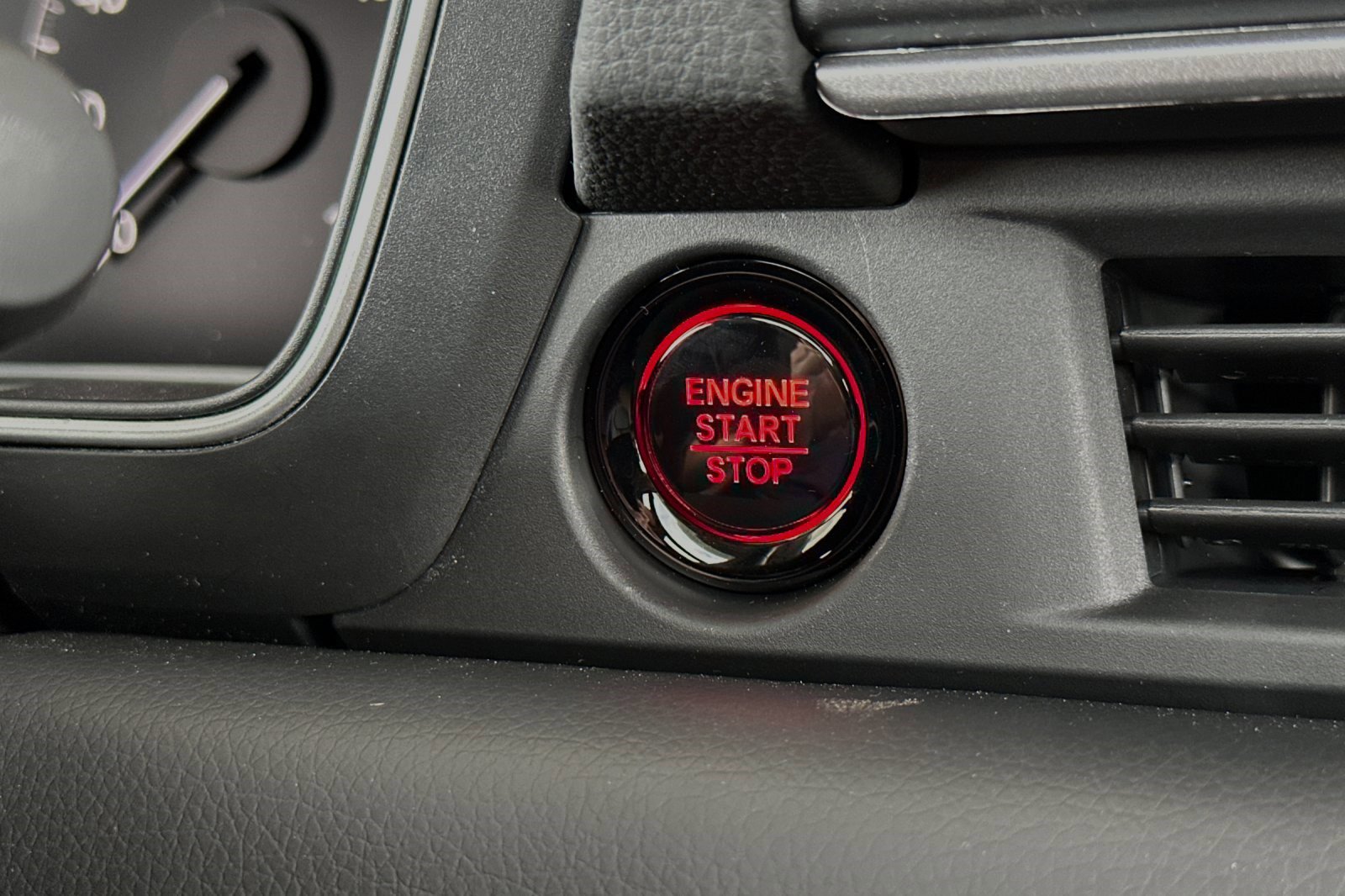 New 2025 Honda Pilot Touring image 26