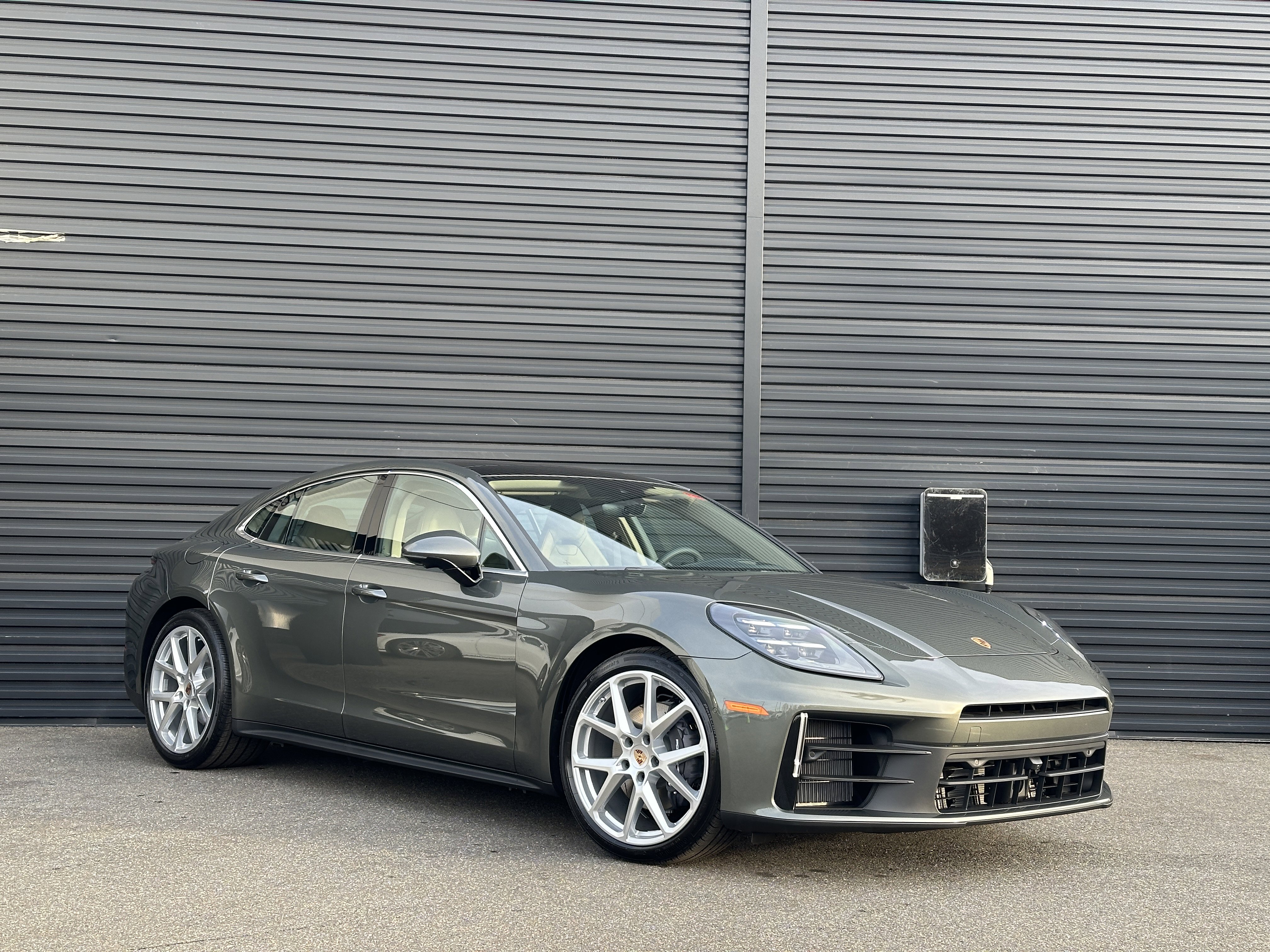 New 2026 Porsche Panamera 4 image 10