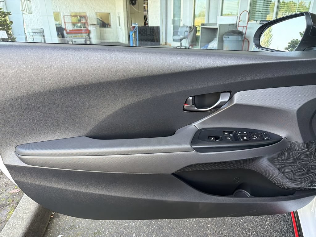 Used 2022 Hyundai Veloster N FWD image 23
