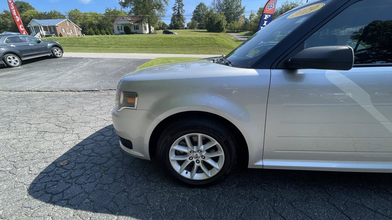 Used 2019 Ford Flex SE FWD image 2