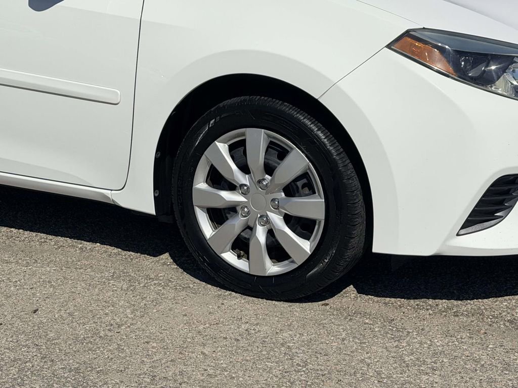 Used 2016 Toyota Corolla LE image 25