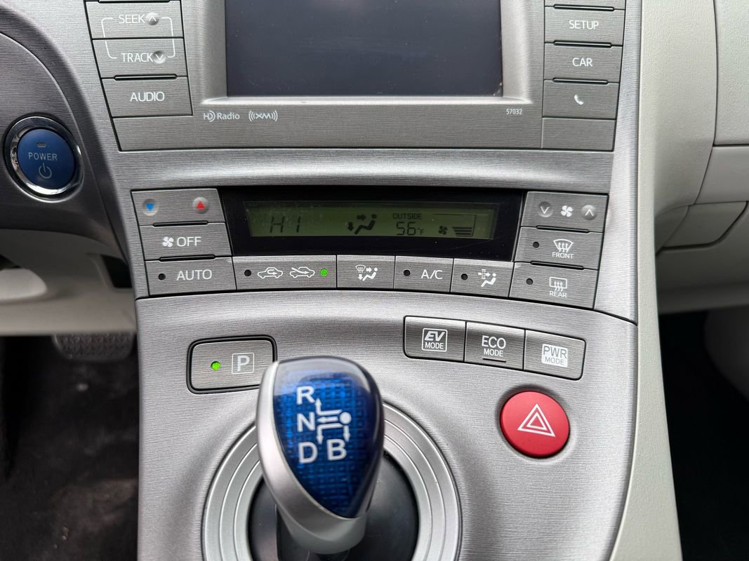 Used 2015 Toyota Prius Three image 32