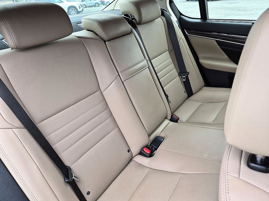 Used 2017 Lexus GS 350 w/ Luxury Package RWD image 33