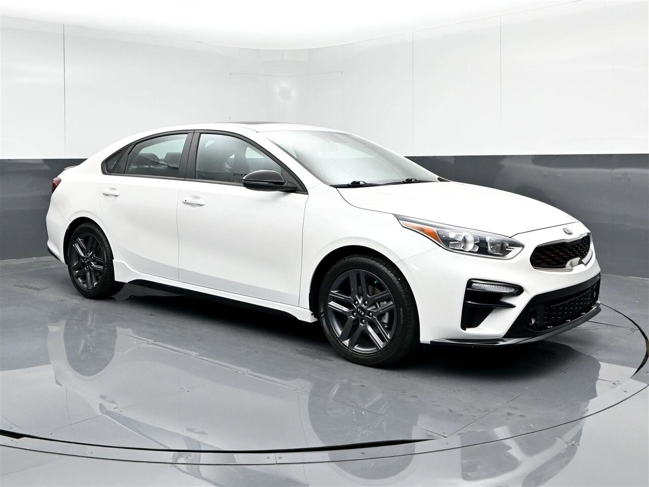 Used 2021 Kia Forte GT-Line w/ GT-Line Premium Package image 3