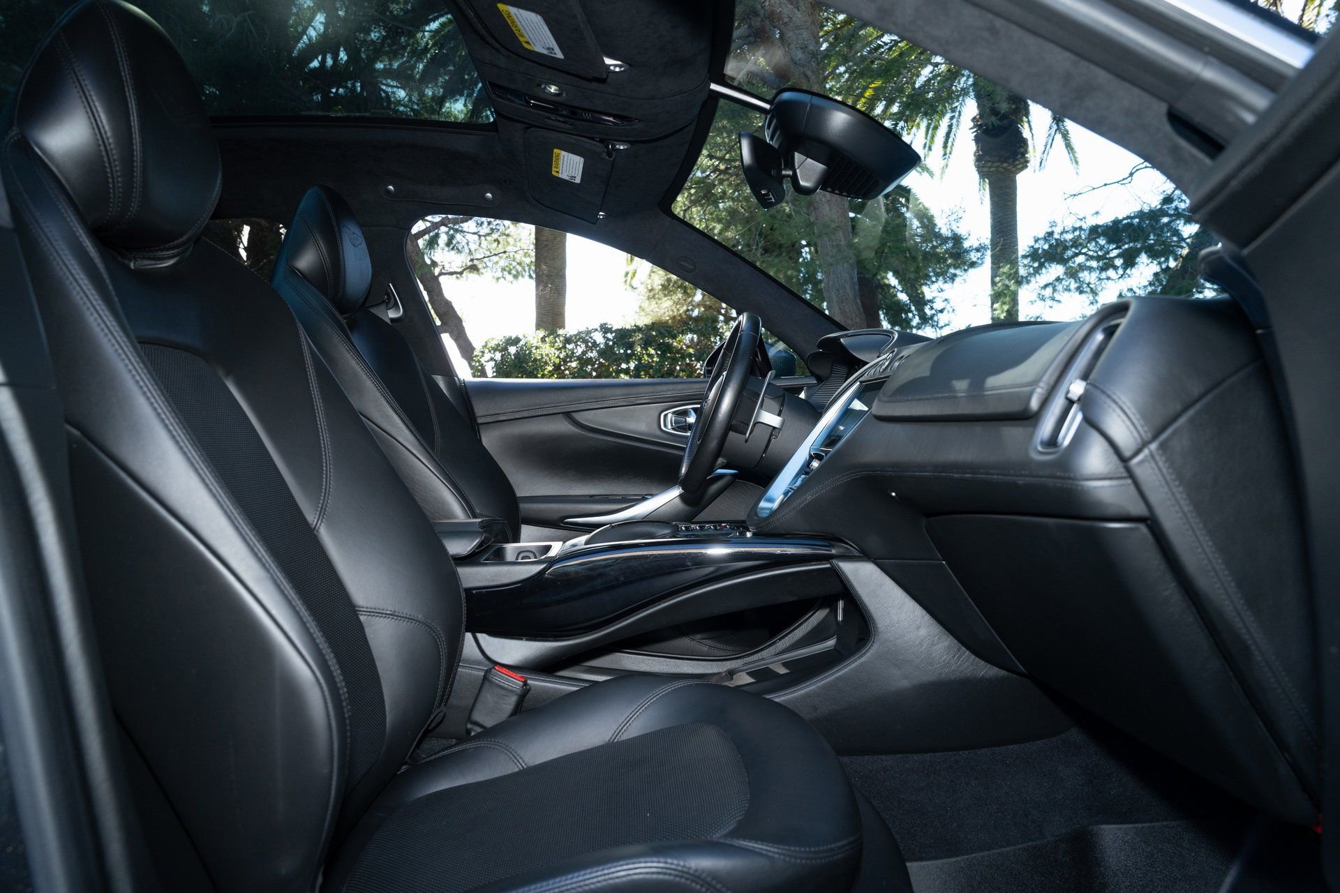 Used 2021 Aston Martin DBX image 15