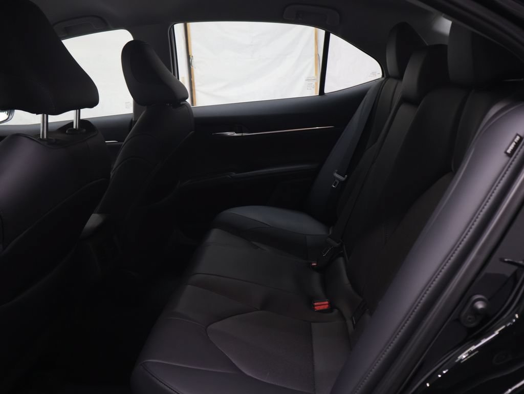 Used 2024 Toyota Camry XLE FWD image 14