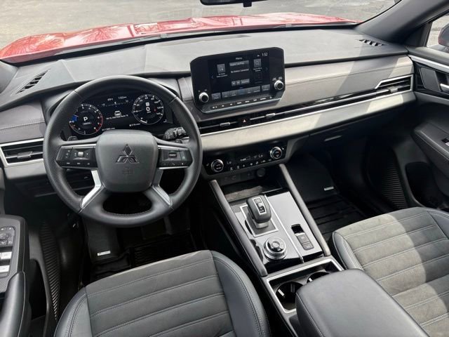 Used 2024 Mitsubishi Outlander AWD image 19