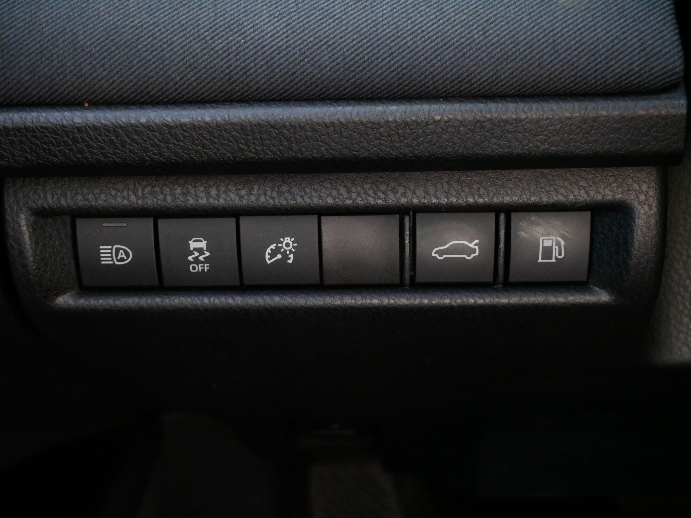 Certified 2025 Toyota Camry LE FWD image 28