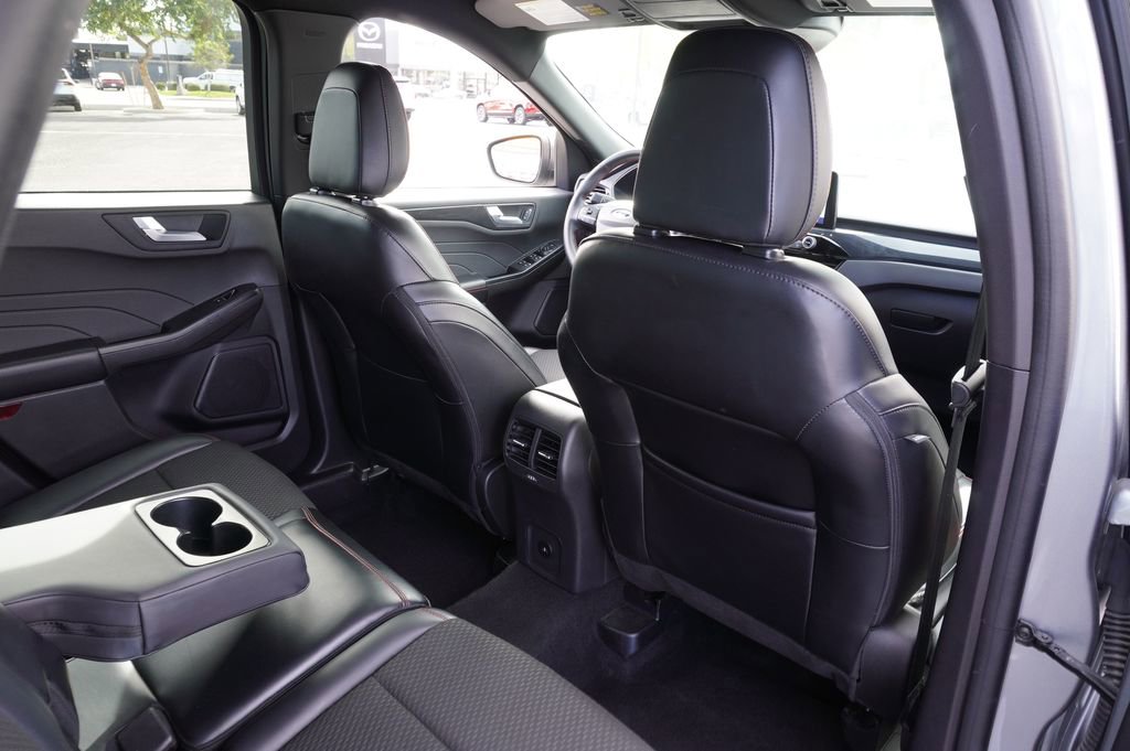 Used 2024 Ford Escape ST-Line image 10