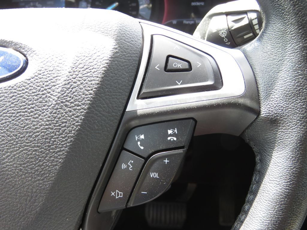 Used 2020 Ford Fusion Energi Titanium FWD image 22