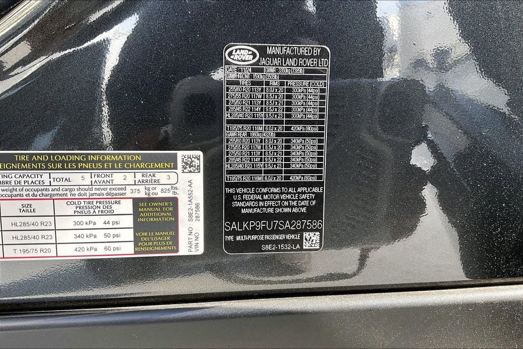 Used 2025 Land Rover Range Rover SE AWD/4WD image 17