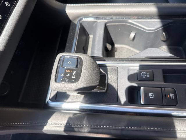 Used 2025 Nissan Pathfinder SL FWD image 19
