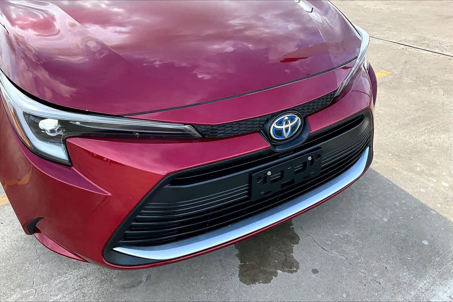 Used 2024 Toyota Corolla XLE FWD image 30