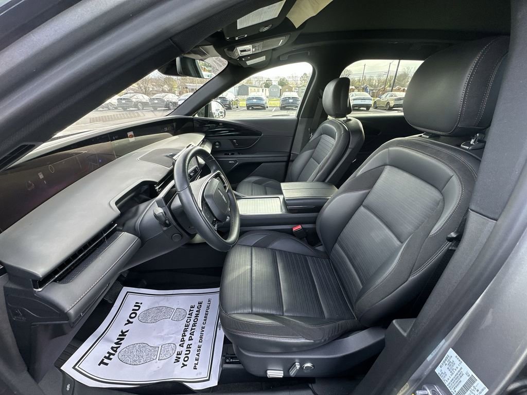 Used 2025 Lincoln Nautilus Reserve w/ Jet Appearance Package image 11
