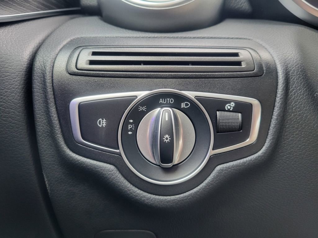 Certified 2022 Mercedes-Benz GLC 300 4MATIC image 22
