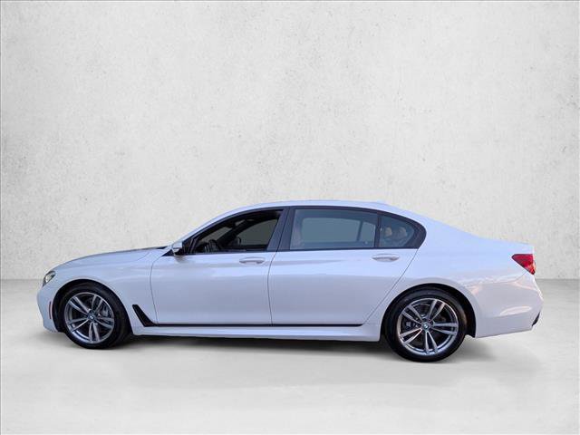 Used 2019 BMW 740i image 9
